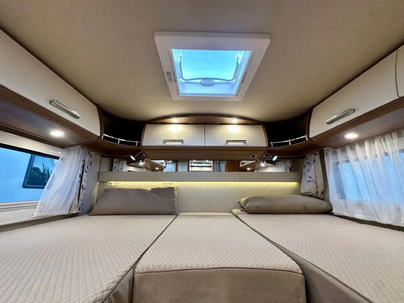 Carthago C - TOURS EN 144 LE