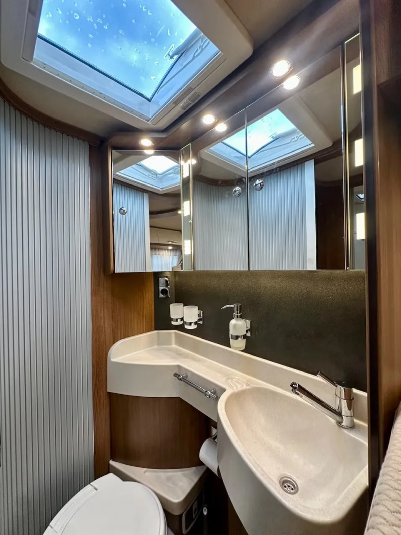 Carthago C - TOURS EN 144 LE