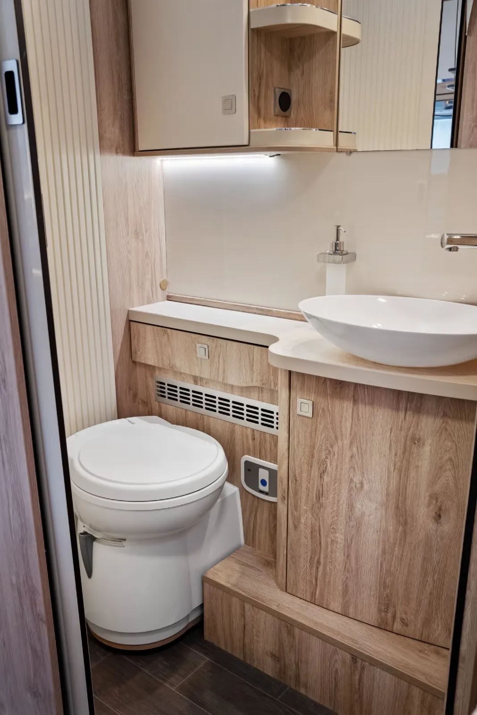 Eura Mobil IL 720 QB