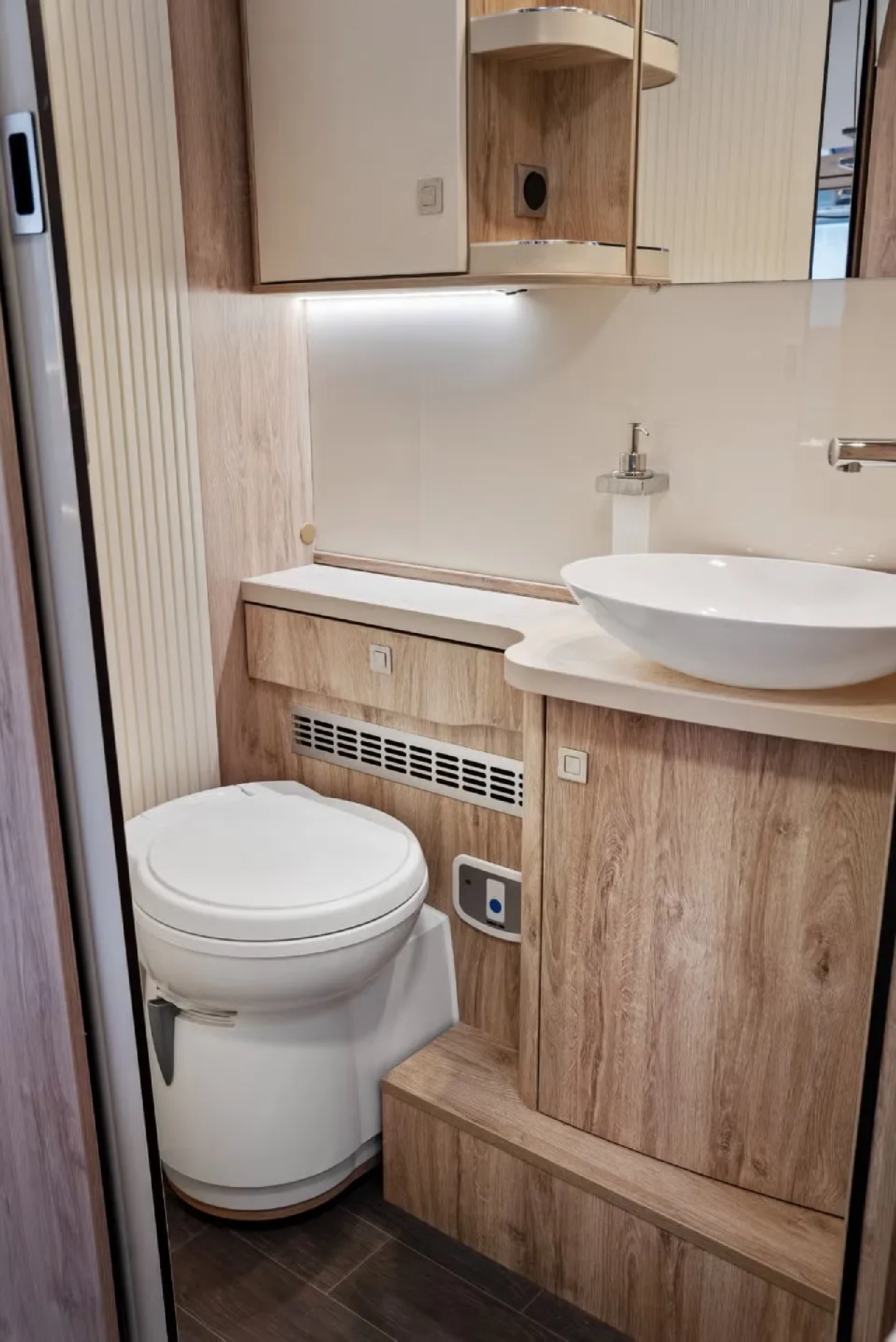 Eura Mobil IL 720 QB