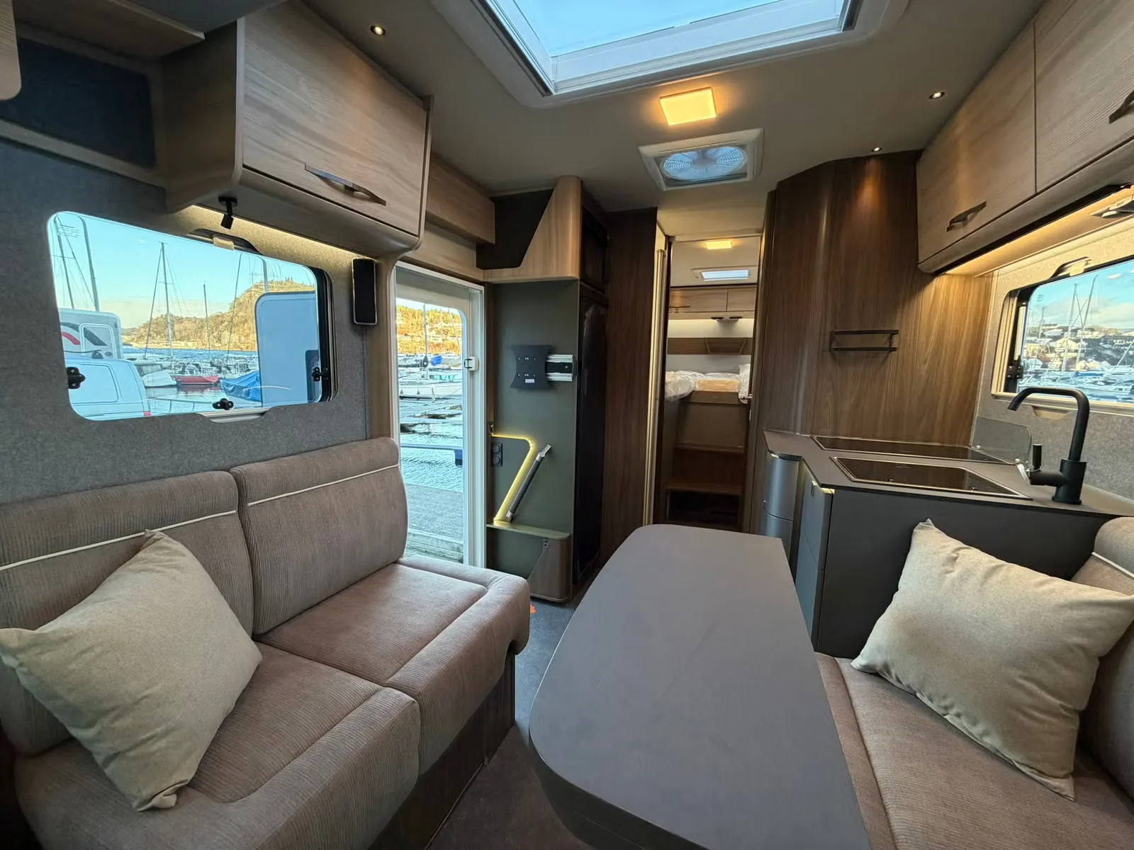 Eura Mobil Integra Line GT 726 EF