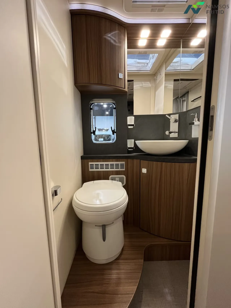 Eura Mobil Integra 890 QB