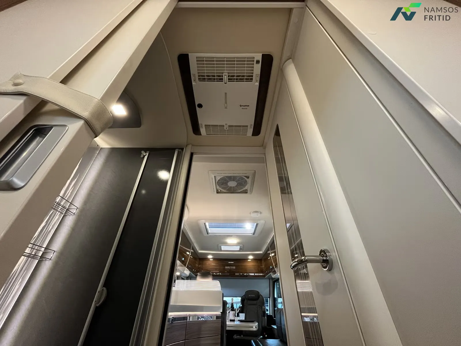 Eura Mobil Integra 890 QB