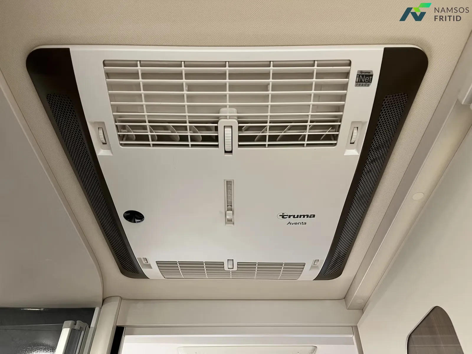 Eura Mobil Integra 890 QB