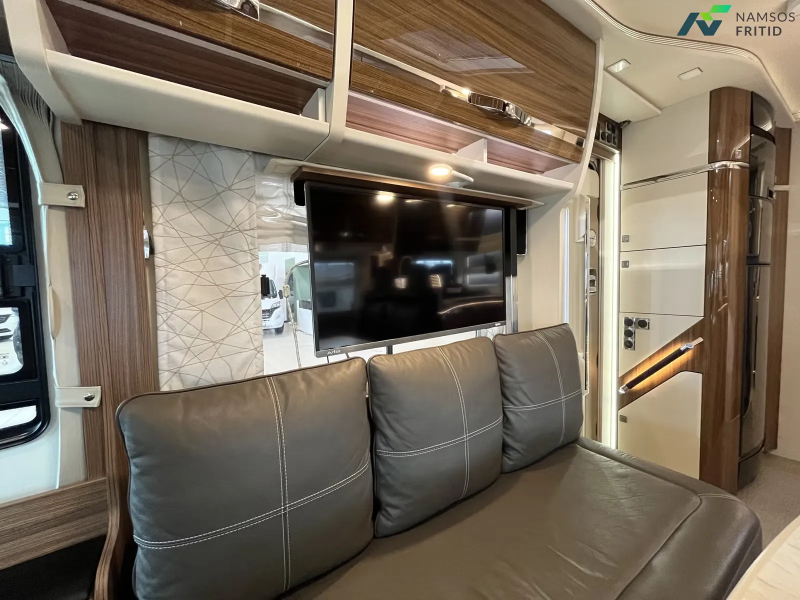 Eura Mobil Integra 890 QB