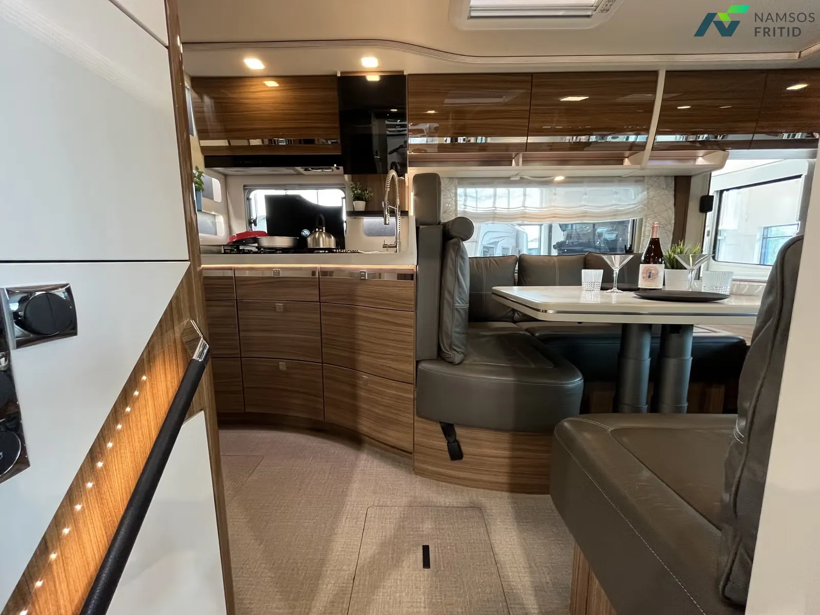 Eura Mobil Integra 890 QB