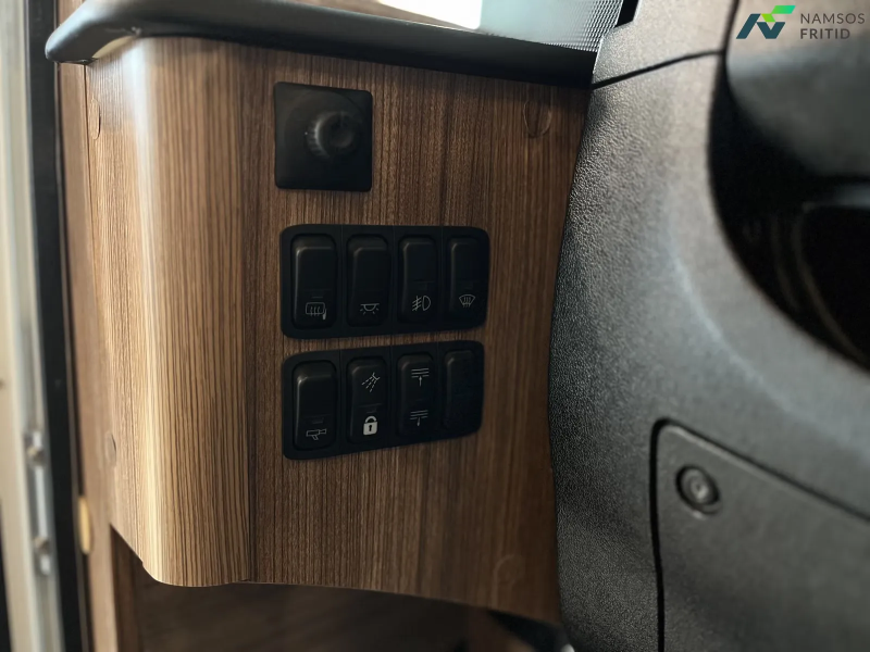 Eura Mobil Integra 890 QB