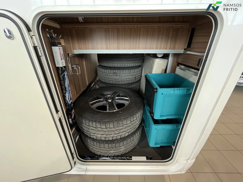 Eura Mobil Integra 890 QB