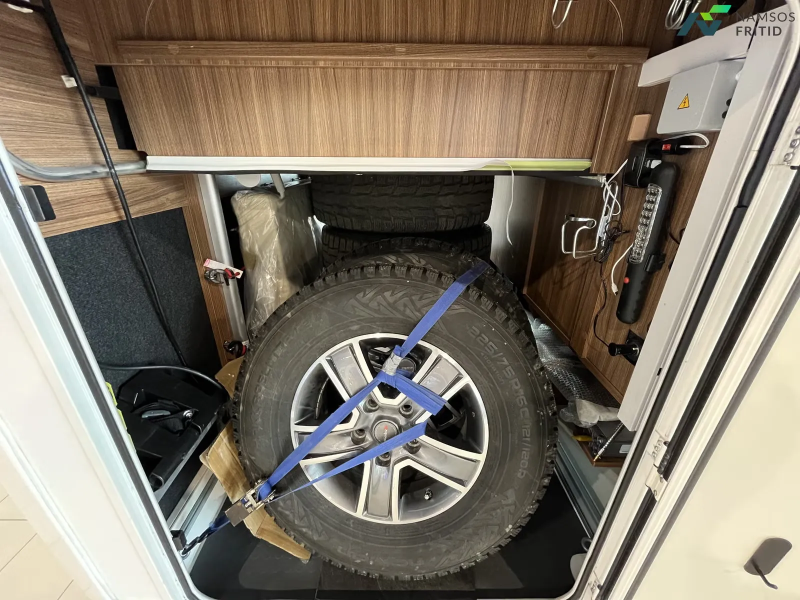 Eura Mobil Integra 890 QB