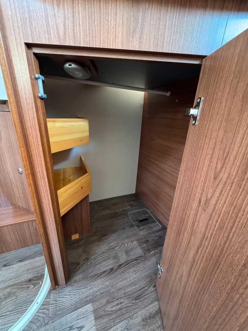 Eura Mobil IL 720 EB