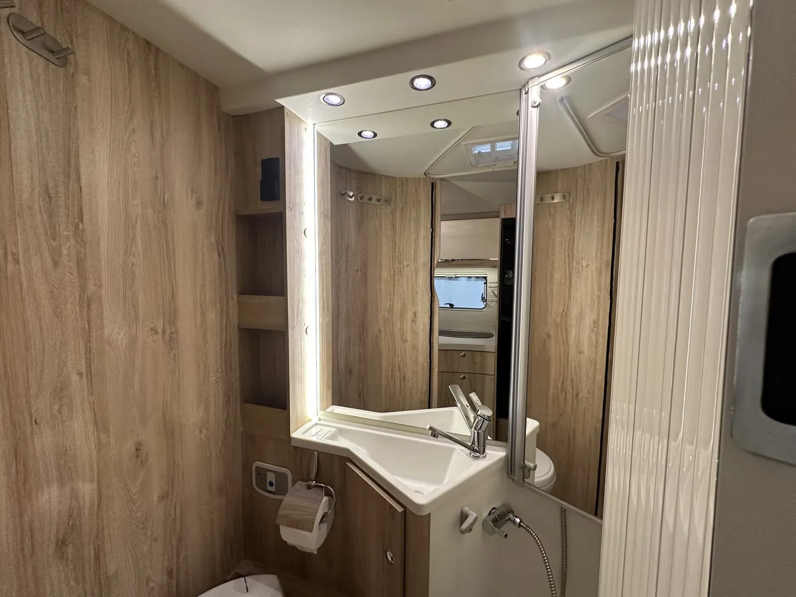 Eura Mobil Profila PT 695 EB