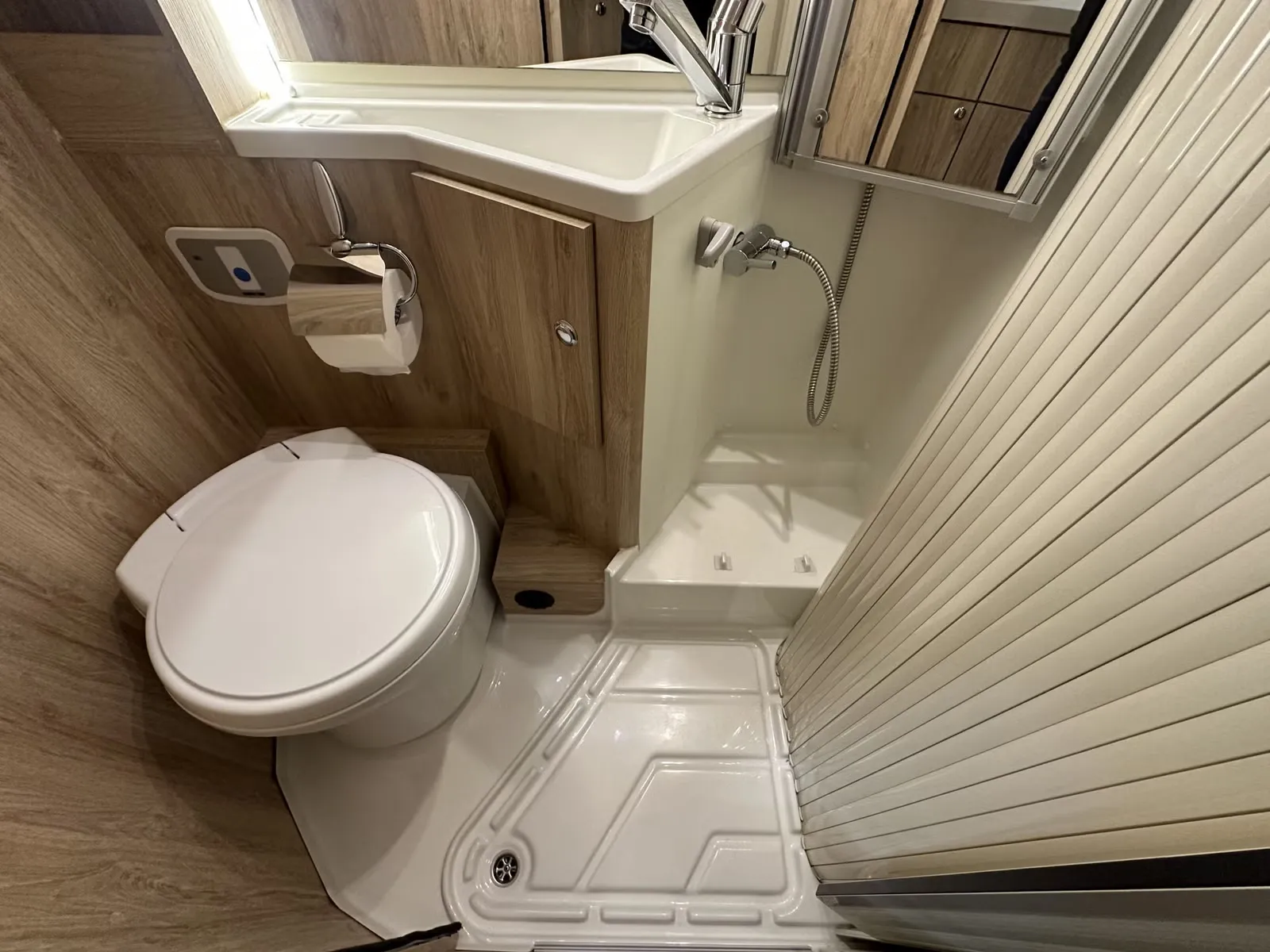 Eura Mobil Profila PT 695 EB