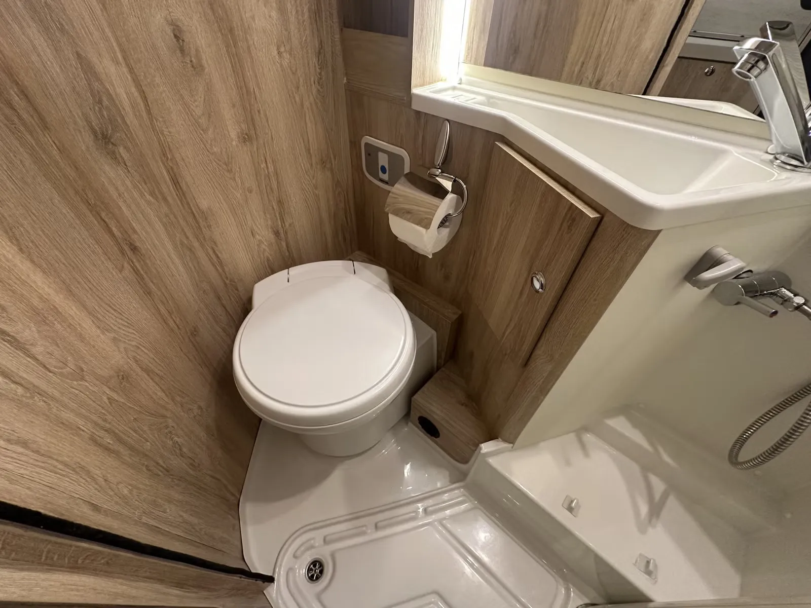 Eura Mobil Profila PT 695 EB