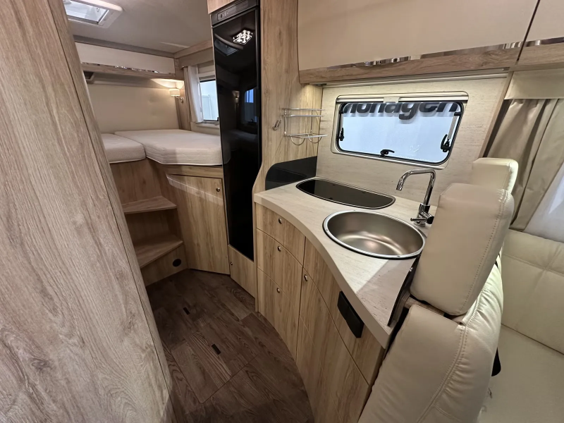 Eura Mobil Profila PT 695 EB