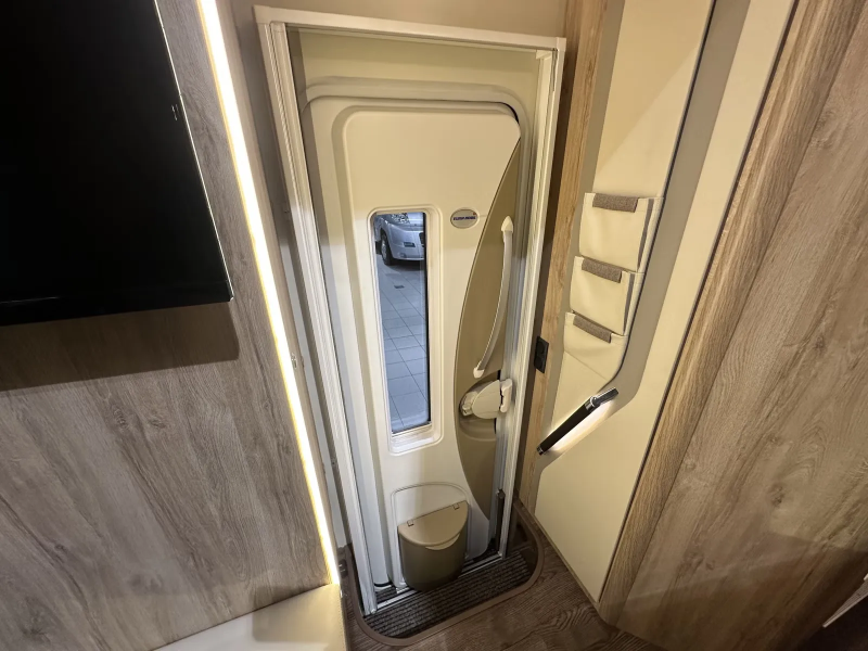 Eura Mobil Profila PT 695 EB