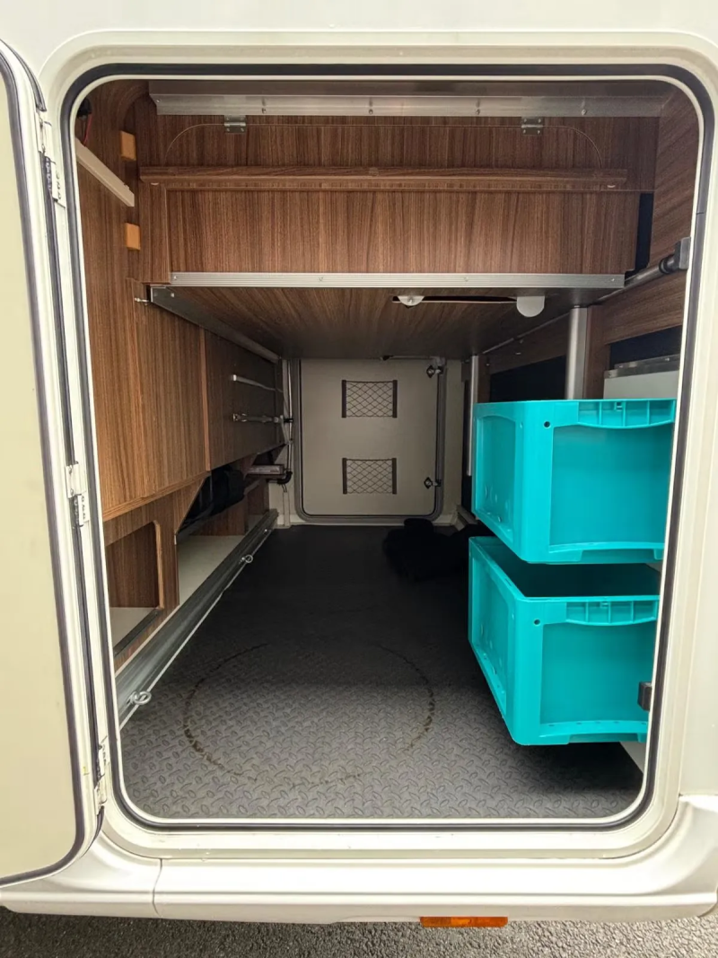 Eura Mobil Integra 890 QB