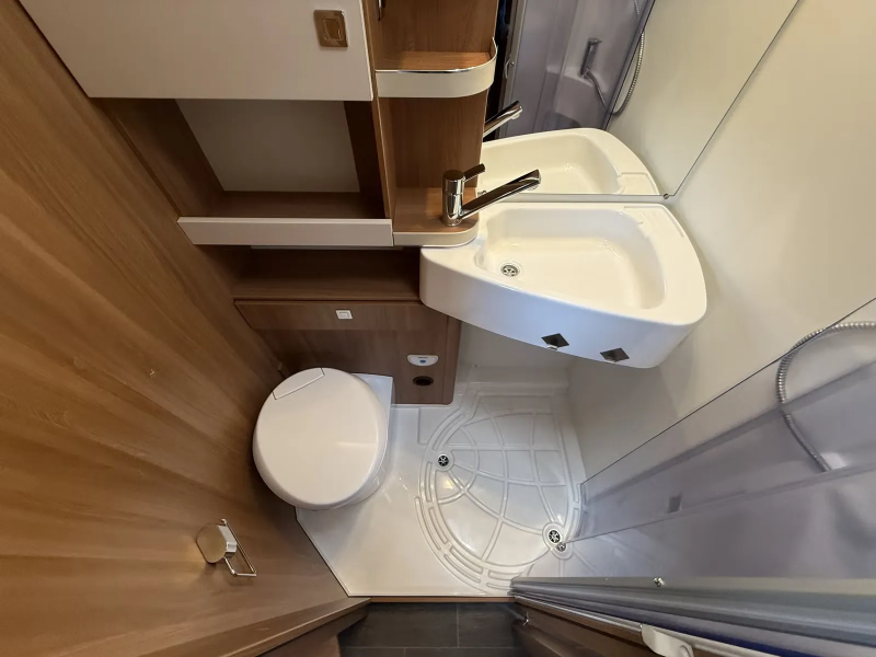 Eura Mobil Activa one 690 hb