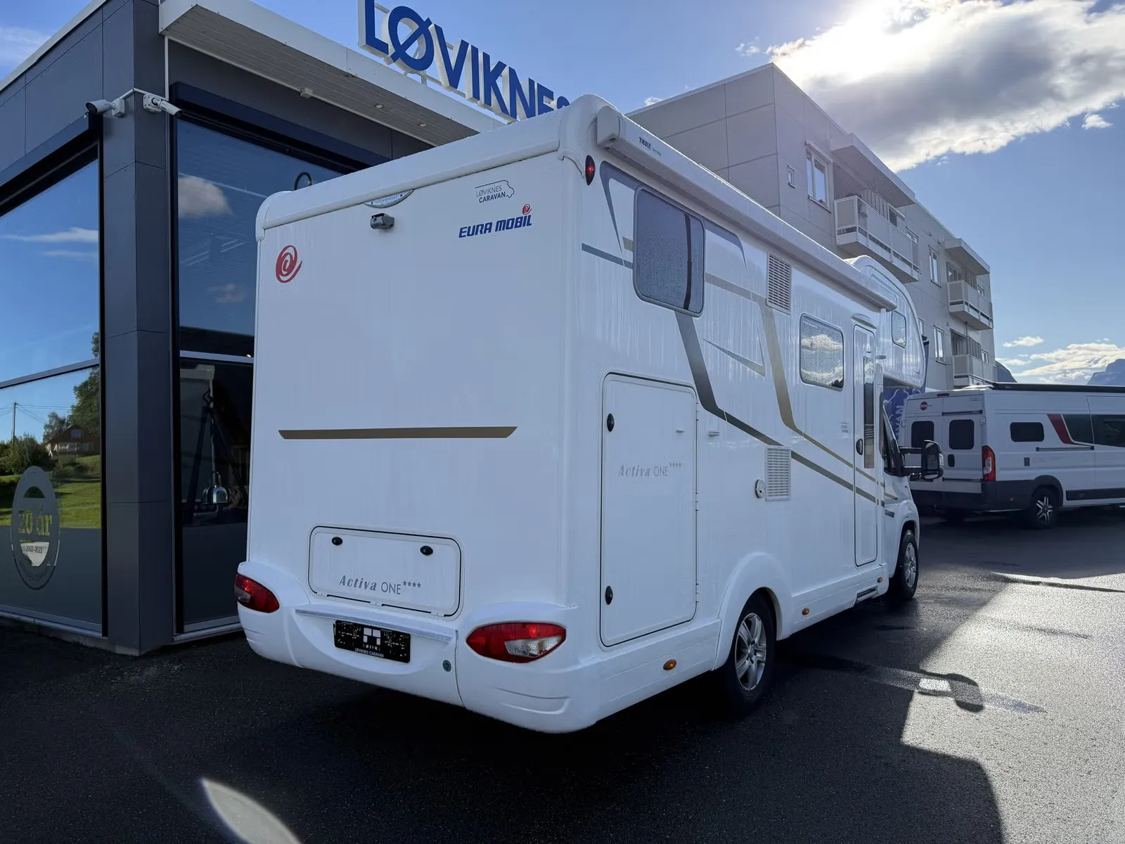 Eura Mobil Activa one 690 hb