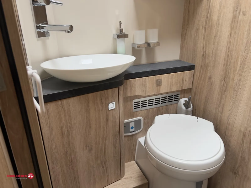 Eura Mobil IL 695 LF