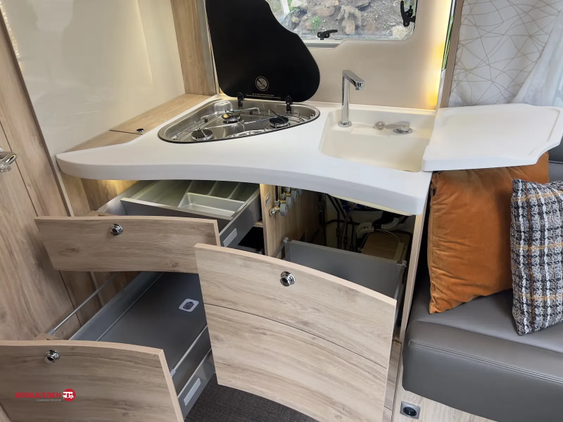 Eura Mobil IL 695 LF