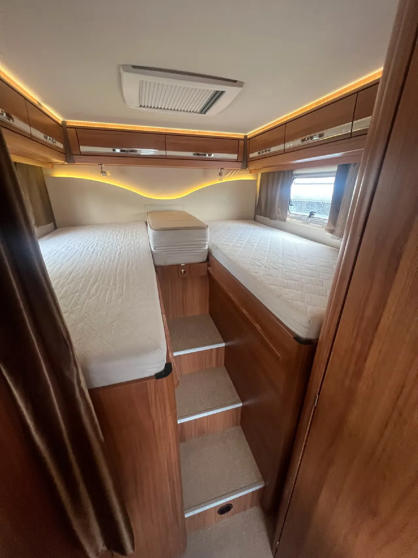 Eura Mobil INTERGRA LINE IS 700 EB