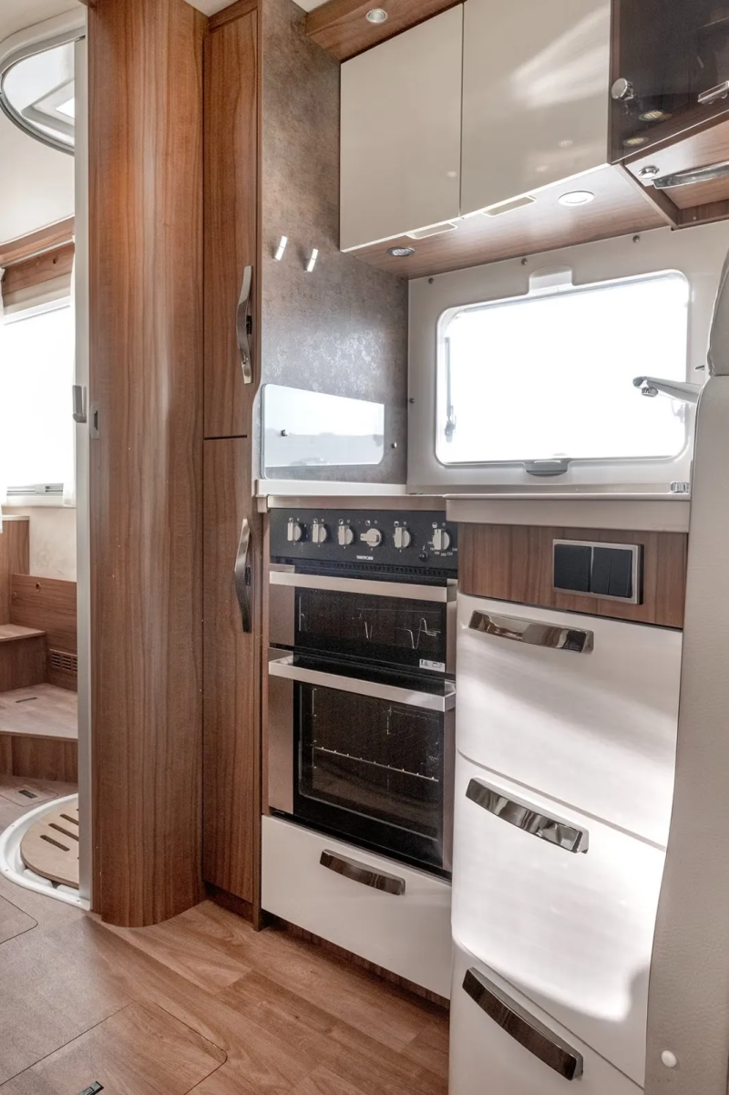 Hymer B 708 PL