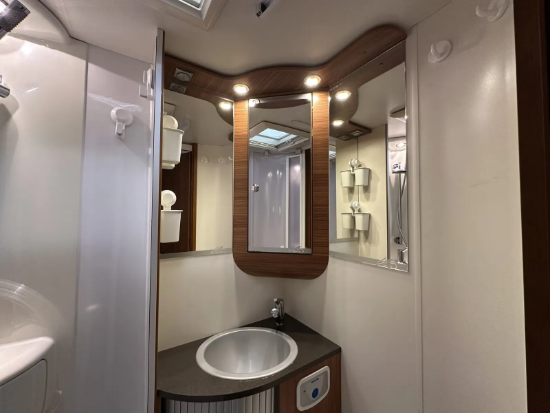 Adria Matrix M 680 SP 3.0Mjet 157 ch