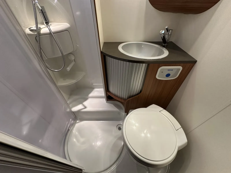 Adria Matrix M 680 SP 3.0Mjet 157 ch