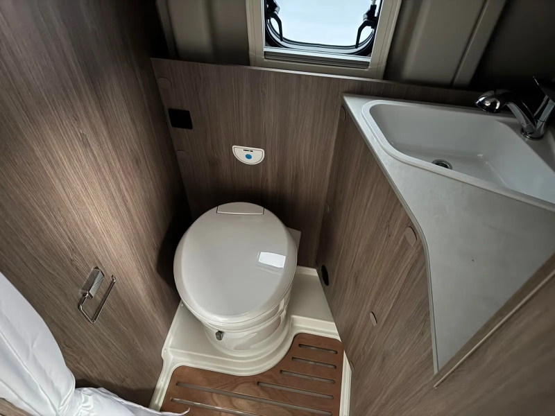 Carado Camper Van 600