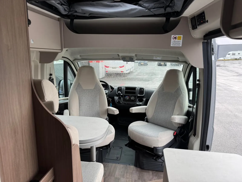 Carado Camper Van 600