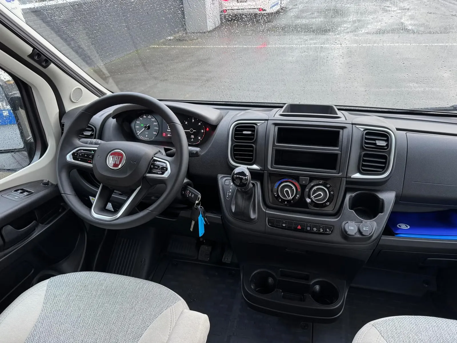 Carado Camper Van 600