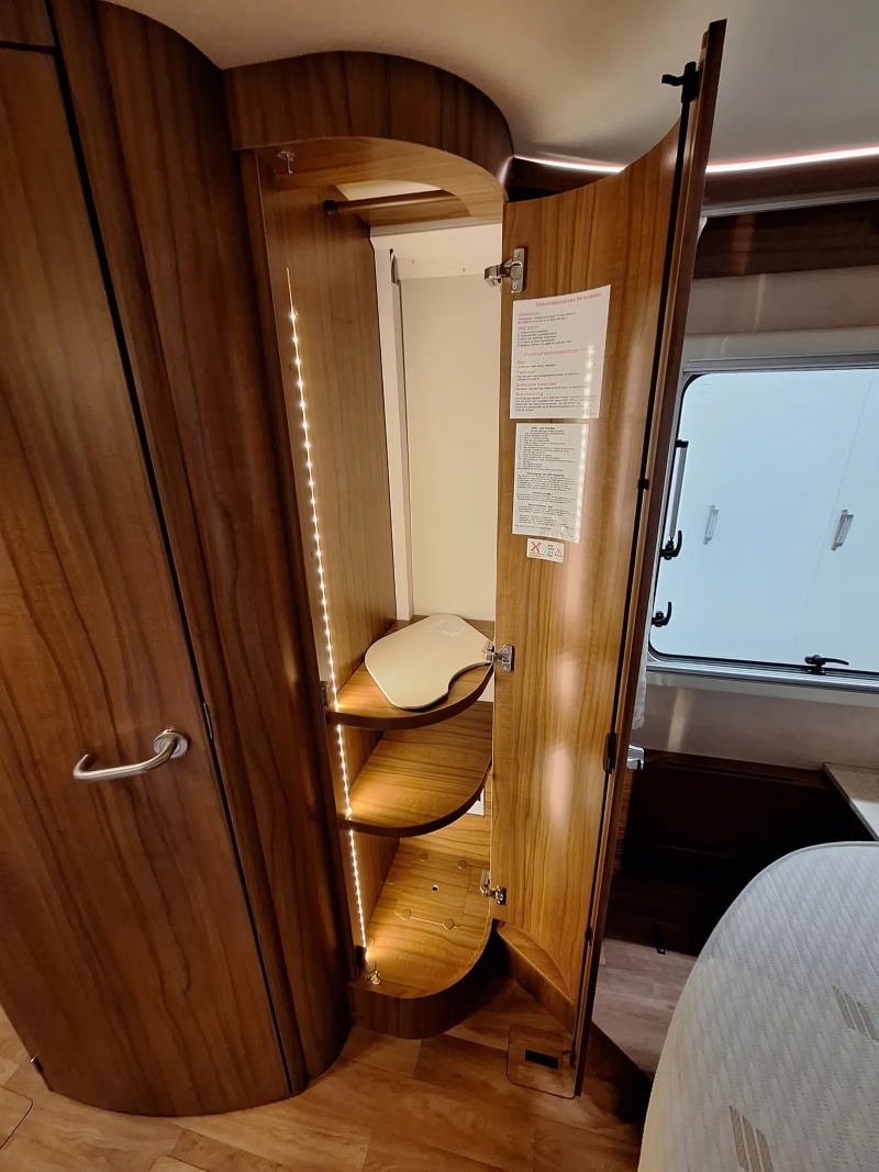 Hymer B 708 PL