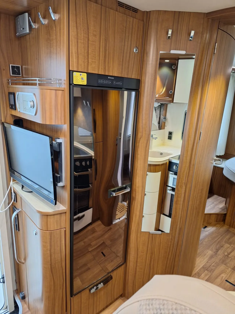 Hymer B 708 PL