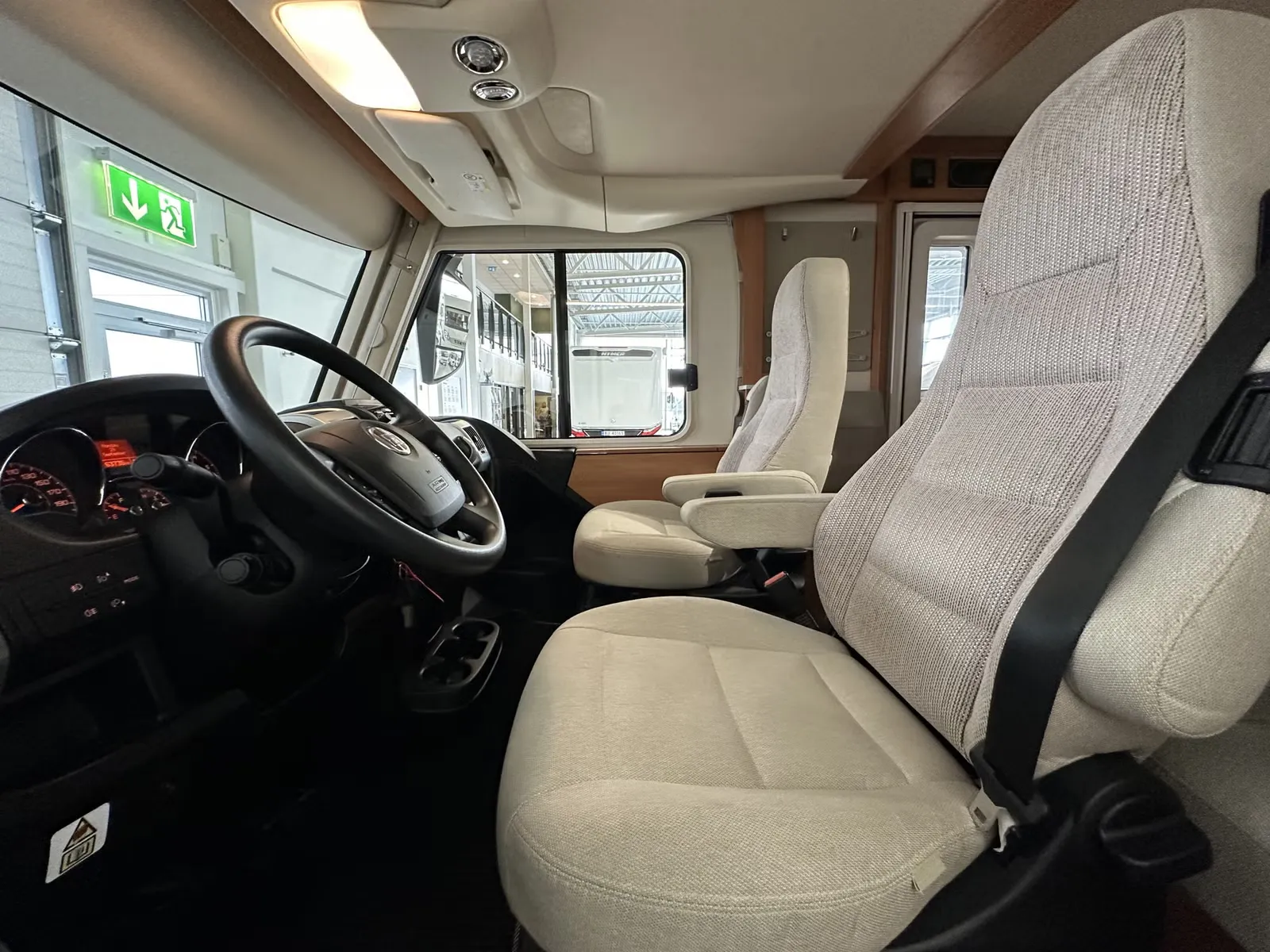 Hymer Exsis I 678