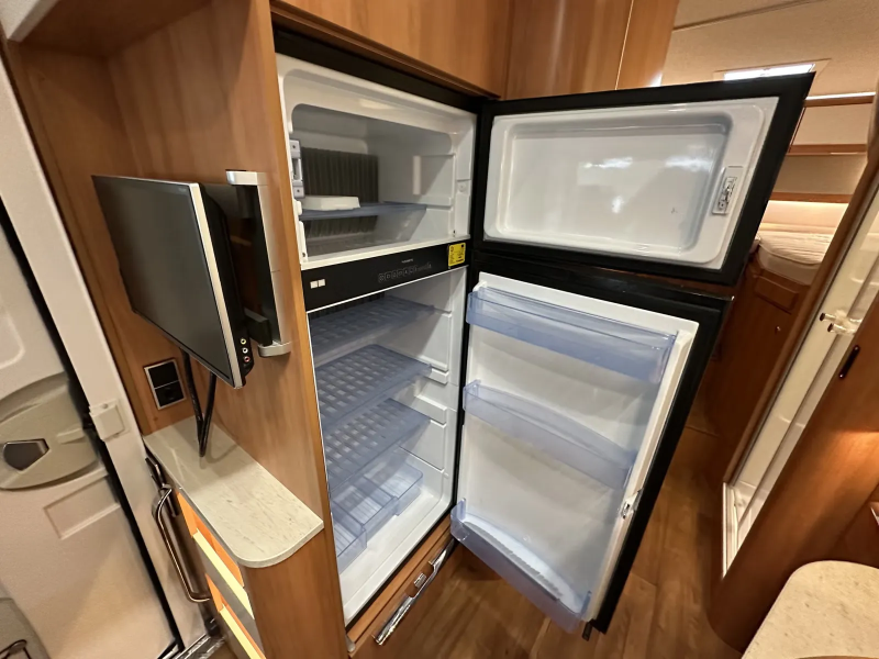 Hymer Exsis I 678
