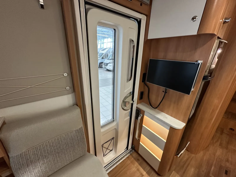 Hymer Exsis I 678